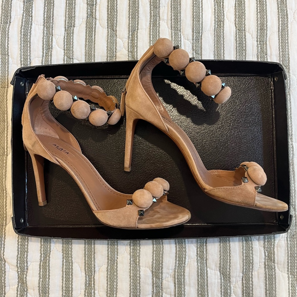 Alaïa Paris “Chamois Bombe” Sandals – Nude Suede – Size 36.5 EU / 6.5 US